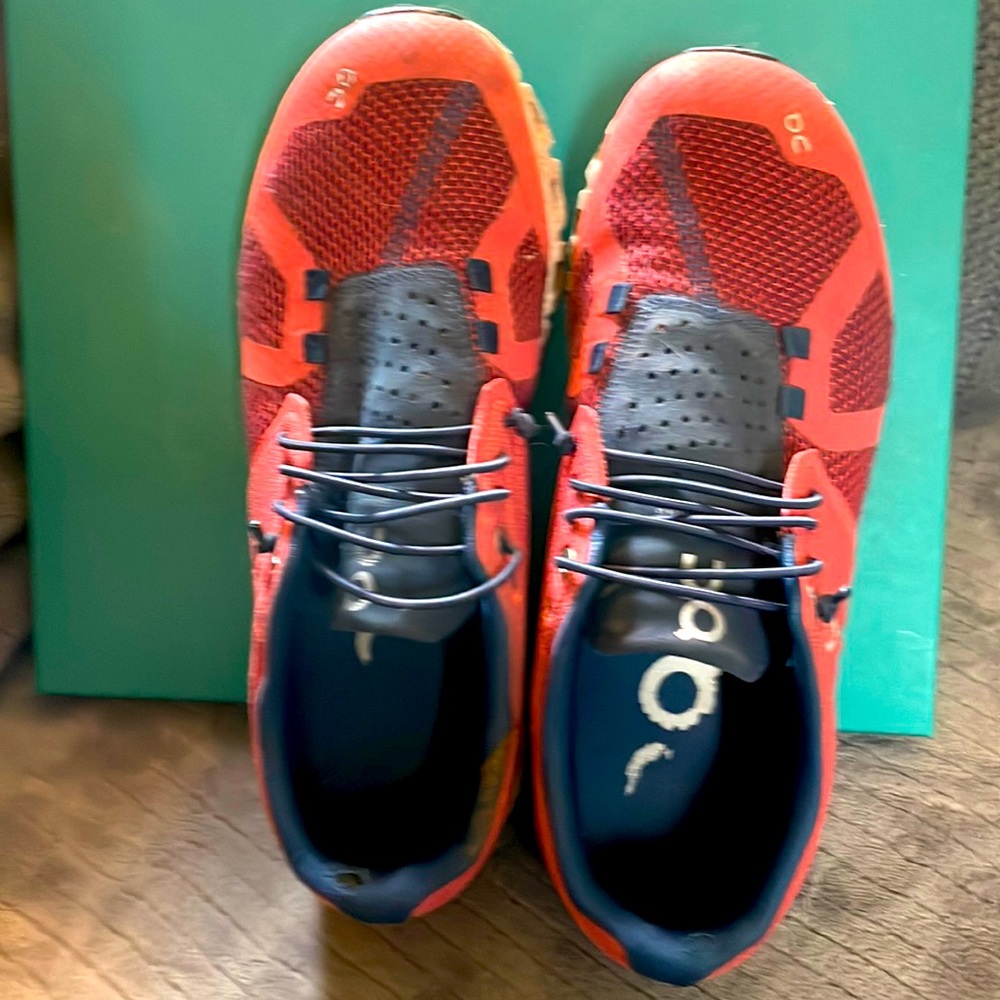 On Running Cloud sneakers